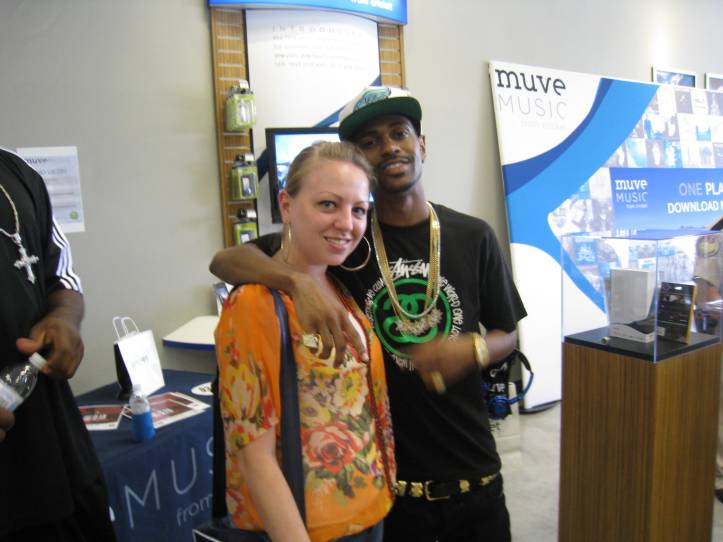 Me & Big Sean - yes, I know I look like crap, but it was a long, hot day so give me a break!
