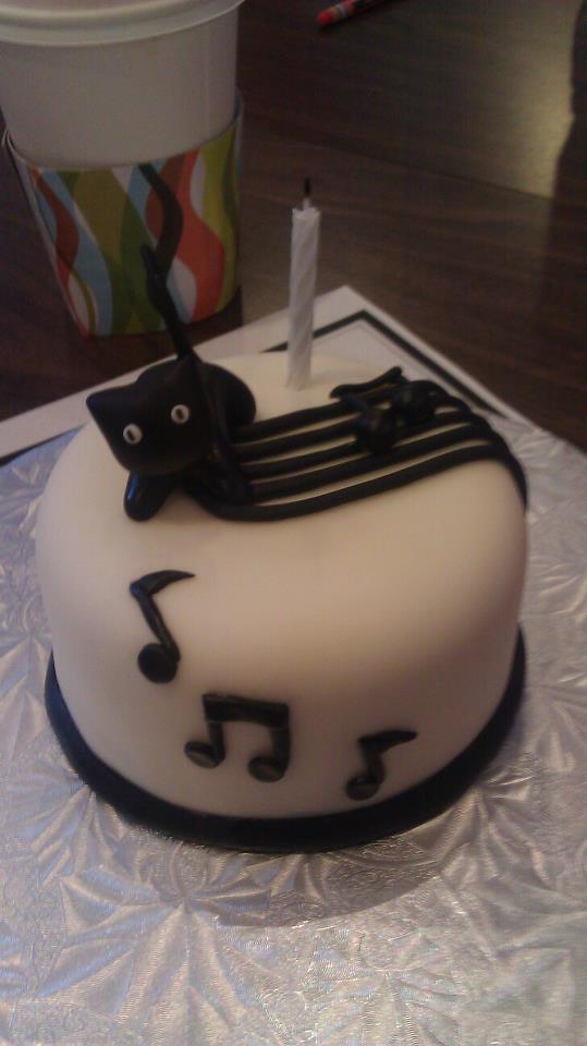cat birthday cake