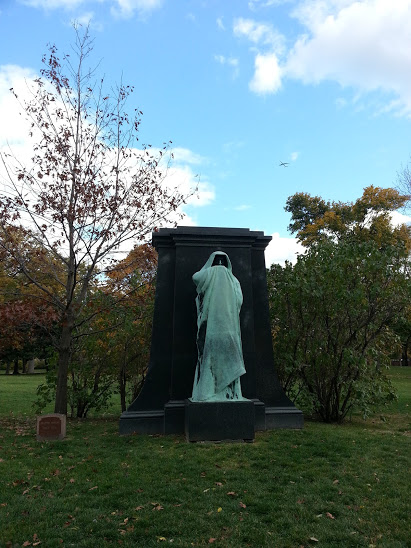 Dexter graves tomb graceland cemetery